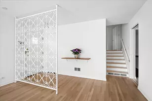 7012 N Kenton Ave, Lincolnwood, IL 60712 - Photo 10