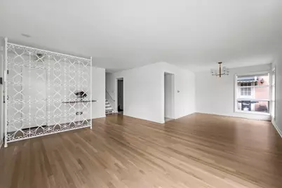 7012 N Kenton Avenue, Lincolnwood, IL 60712 - Photo 4