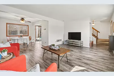 30W130 Huntington Drive, Warrenville, IL 60555 - Photo 4