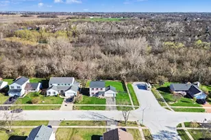 30W130 Huntington Dr, Warrenville, IL 60555 - Photo 18