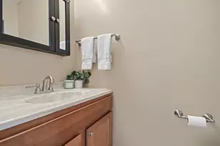 30W130 Huntington Dr, Warrenville, IL 60555 - Photo 8