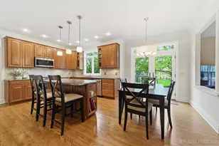 1005 Stonehedge Rd, Saint Charles, IL 60174 - Photo 16