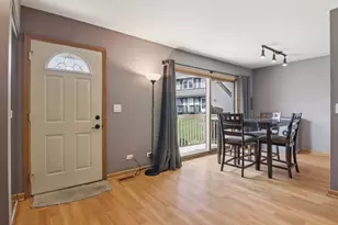 225 Foxhead Ct, Bolingbrook, IL 60440 - Photo 2