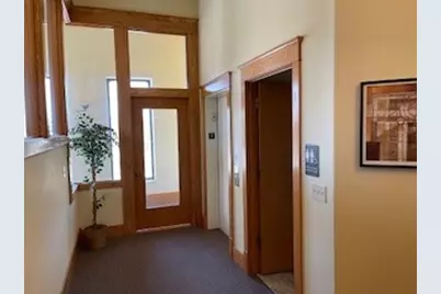 160 W State Street, Sycamore, IL 60178 - Photo 4