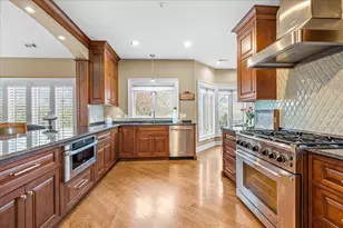 332 Regent wood Rd, Northfield, IL 60093 - Photo 10