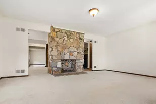 1726 E Lincoln Ave, Des Plaines, IL 60018 - Photo 6