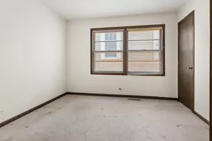 1726 E Lincoln Ave, Des Plaines, IL 60018 - Photo 18