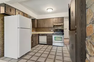 1726 E Lincoln Ave, Des Plaines, IL 60018 - Photo 8