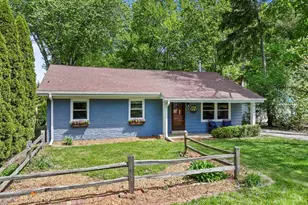 946 W Winchester Rd, Libertyville, IL 60048 - Photo 1