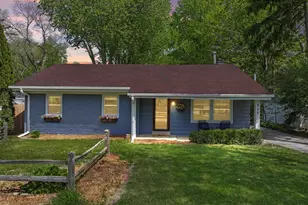 946 W Winchester Rd, Libertyville, IL 60048 - Photo 1