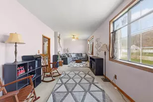 604 S Hugh St, Plano, IL 60545 - Photo 2