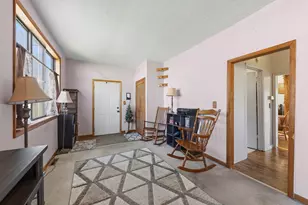 604 S Hugh St, Plano, IL 60545 - Photo 4