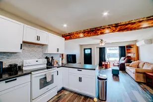 850 E Locust St, Watseka, IL 60970 - Photo 10