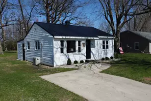 850 E Locust St, Watseka, IL 60970 - Photo 4