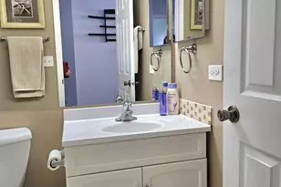 1068 Courtland Dr, Buffalo Grove, IL 60089 - Photo 20