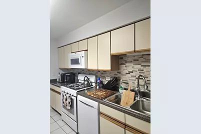 1068 Courtland Drive #1068, Buffalo Grove, IL 60089 - Photo 8