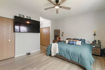 100 S Constitution Drive, Aurora, IL 60506 - Photo 16