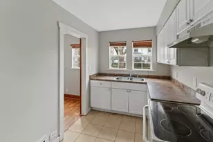 107 S Draper Ave, Champaign, IL 61821 - Photo 8