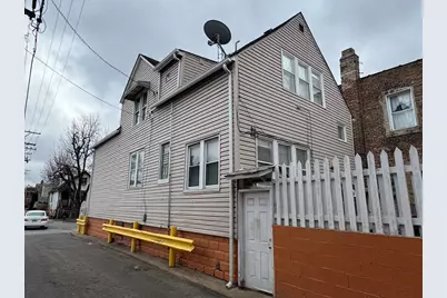 2814 W Fletcher Street, Chicago, IL 60618 - Photo 2