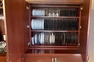 9345 S 82nd Ct, Hickory Hills, IL 60457 - Photo 4