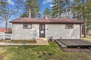 1484 N Hicks Rd, Palatine, IL 60067 - Photo 4