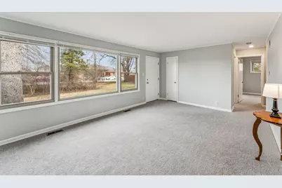 1484 N Hicks Road, Palatine, IL 60067 - Photo 6