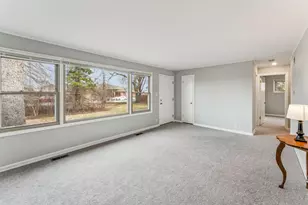 1484 N Hicks Rd, Palatine, IL 60067 - Photo 6