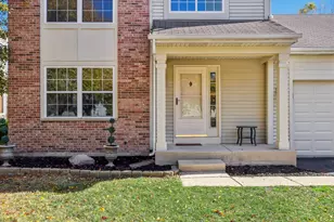 2060 Lyndhurst Ln, Aurora, IL 60503 - Photo 2