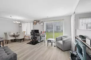52 Churn Rd, Matteson, IL 60443 - Photo 2