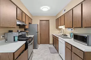 52 Churn Rd, Matteson, IL 60443 - Photo 4