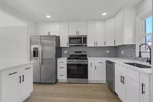 17720 Winston Dr, Country Club Hills, IL 60478 - Photo 8