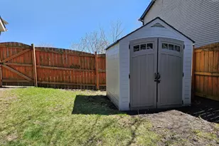 126 Borris Cir, Streamwood, IL 60107 - Photo 40