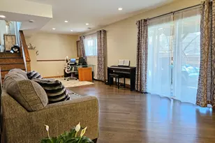 126 Borris Cir, Streamwood, IL 60107 - Photo 24