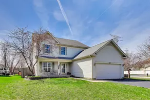 447 Talismon Ct, Crystal Lake, IL 60012 - Photo 2