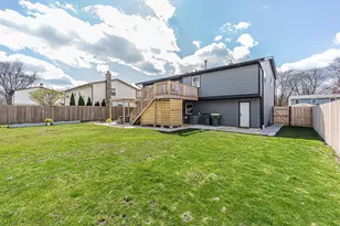 1135 N King Charles Ct, Palatine, IL 60067 - Photo 32