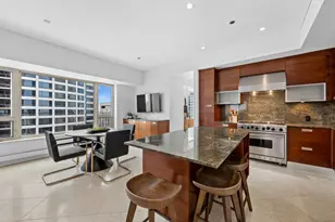 800 N Michigan Ave, Chicago, IL 60611 - Photo 12