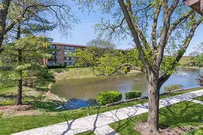 32 Kyle Court #32, Willowbrook, IL 60527 - Photo 2