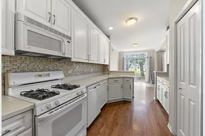 1728 Pershing Avenue #3, Wheaton, IL 60189 - Photo 8