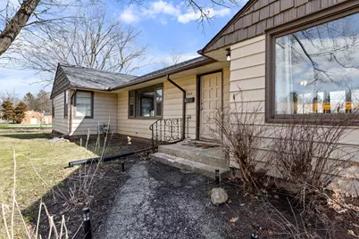 1502 River Bluff Boulevard, Rockford, IL 61103 - Photo 2