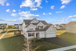 668 Braemore Lane, Yorkville, IL 60560 - Photo 2