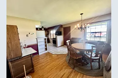 909 E 4th Street, Belvidere, IL 61008 - Photo 8