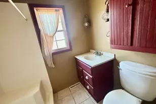 909 E 4th St, Belvidere, IL 61008 - Photo 14