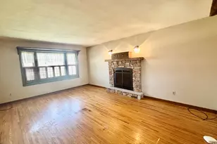 909 E 4th St, Belvidere, IL 61008 - Photo 6