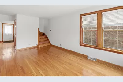 5435 S Newcastle Avenue, Chicago, IL 60638 - Photo 4