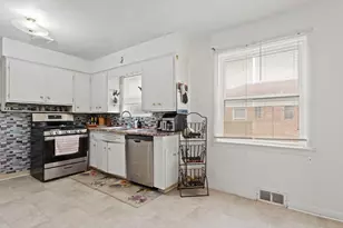 3025 W Rosemont Ave, Chicago, IL 60659 - Photo 12