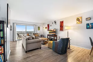 6833 N Kedzie Ave, Chicago, IL 60645 - Photo 4