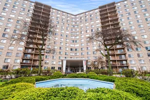 6833 N Kedzie Ave, Chicago, IL 60645 - Photo 2