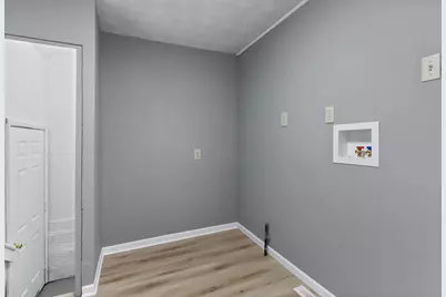 128 S 8th Street, Rochelle, IL 61068 - Photo 28