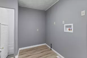 128 S 8th St, Rochelle, IL 61068 - Photo 28