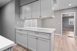 128 S 8th St, Rochelle, IL 61068 - Photo 6